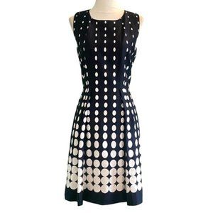Tahari Sleeveless Round Neck Navy-White Ascending Polka Dot Flare Dress Size 4